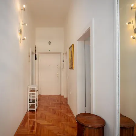 Location Downtown & Bacvice