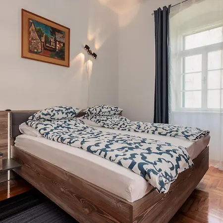 Location Downtown & Bacvice アパート *