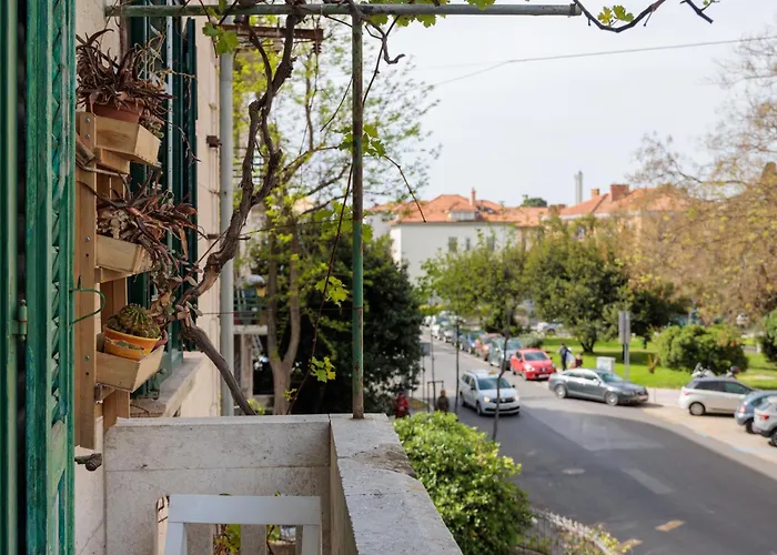 Location Downtown & Bacvice شقة