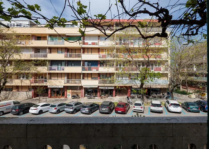 Location Downtown & Bacvice شقة *