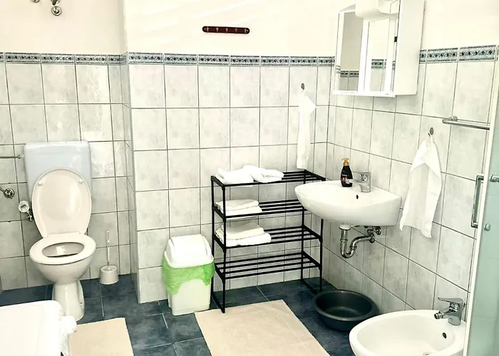 Location Downtown & Bacvice شقة *